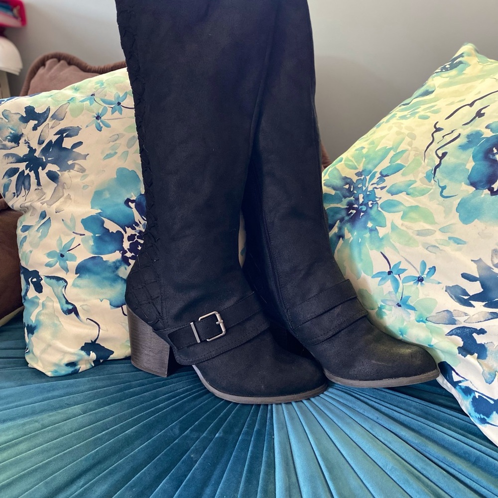 Fergalicious Black (back-tie detail) boots size 9.5